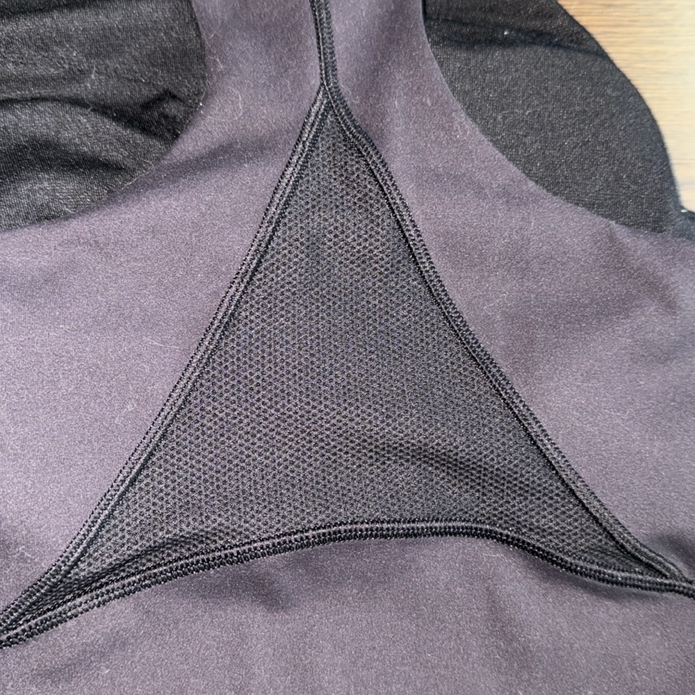 Lululemon workout bra - Picture 3 of 3